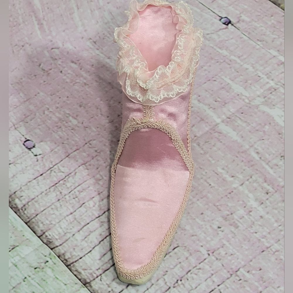 Victorian Shoe Pin Cushion - Picture 6 of 8